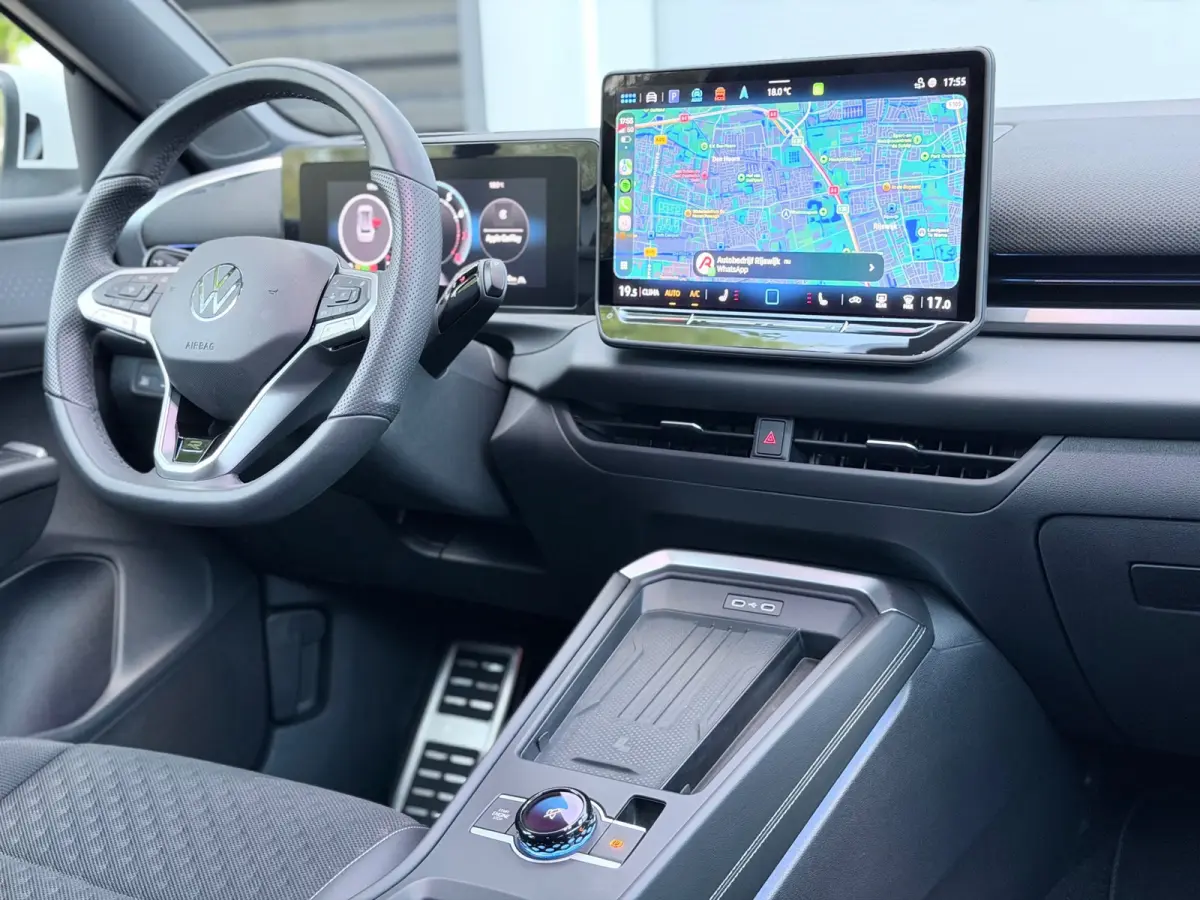 1.5 eTSI R-Line Matrix/Blindspot/Camera