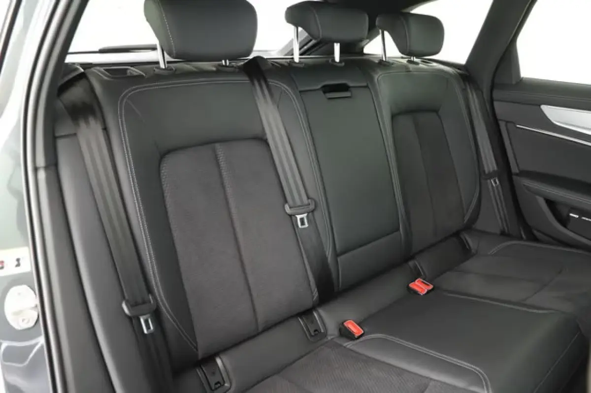 55 TFSI e Quattro S-LINE (270kW/367pk) ** MATRIX, TREKH, ACC, B&O, 20-inch LMV ** 1e EIG - UNFALLFREI ** ** INFORMEER OOK NAAR ONZE AANTREKKELIJKE FINANCIAL-LEASE TARIEVEN **