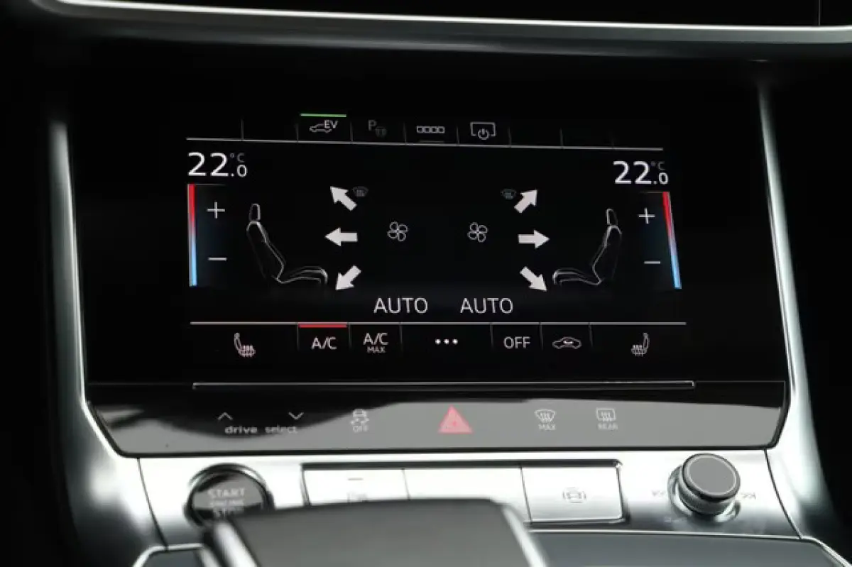 55 TFSI e Quattro S-LINE (270kW/367pk) ** MATRIX, TREKH, ACC, B&O, 20-inch LMV ** 1e EIG - UNFALLFREI ** ** INFORMEER OOK NAAR ONZE AANTREKKELIJKE FINANCIAL-LEASE TARIEVEN **