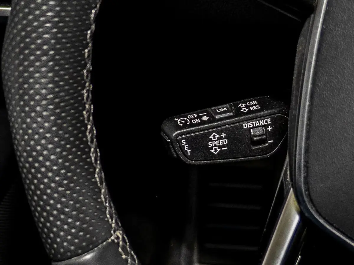 55 TFSI e Quattro S-LINE (270kW/367pk) ** MATRIX, TREKH, ACC, B&O, 20-inch LMV ** 1e EIG - UNFALLFREI ** ** INFORMEER OOK NAAR ONZE AANTREKKELIJKE FINANCIAL-LEASE TARIEVEN **
