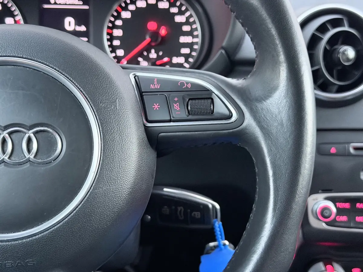 1.0 TFSI S-Line Xenon/Navi/Stoelverwarming