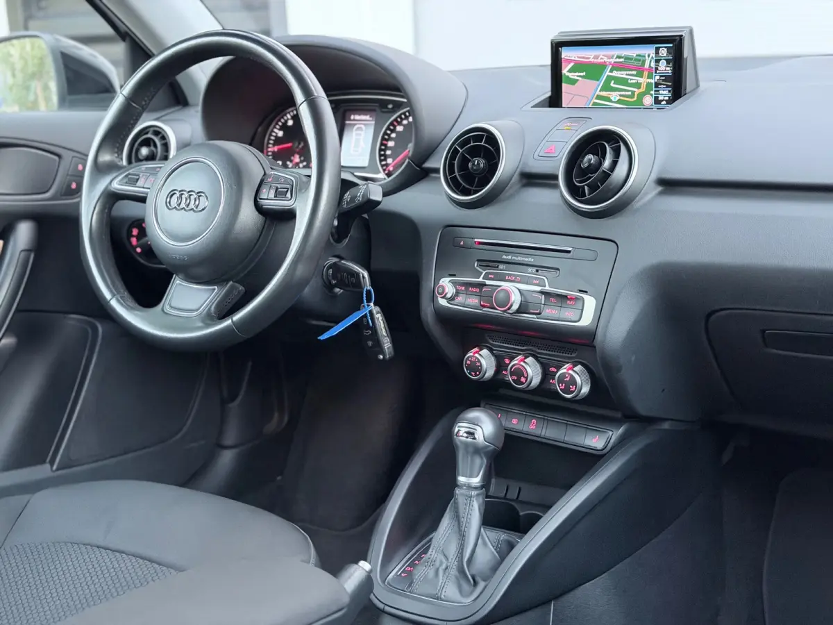 1.0 TFSI S-Line Xenon/Navi/Stoelverwarming
