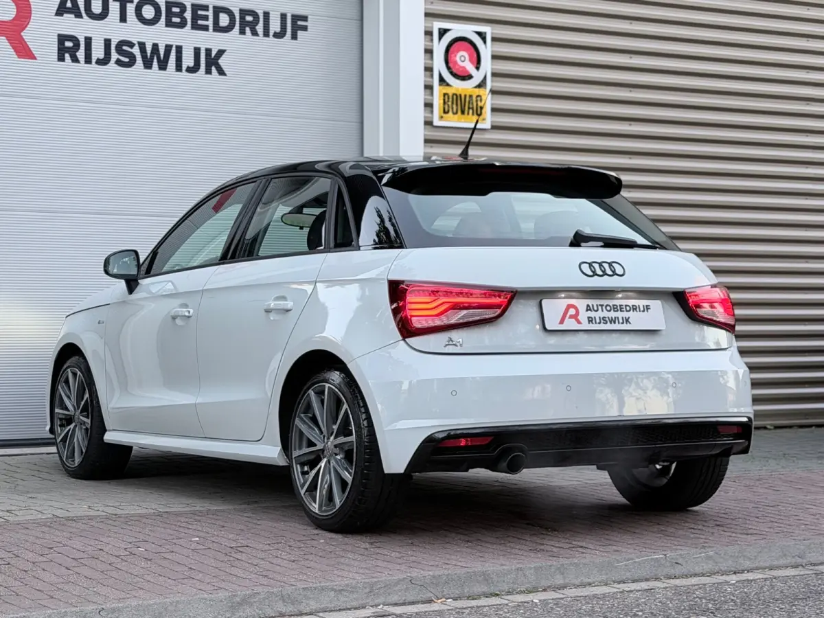 1.0 TFSI S-Line Xenon/Navi/Stoelverwarming