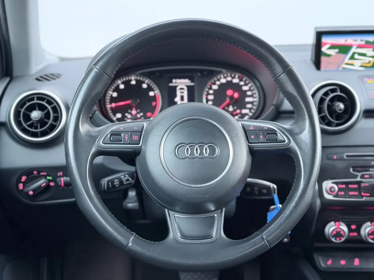1.0 TFSI S-Line Xenon/Navi/Stoelverwarming