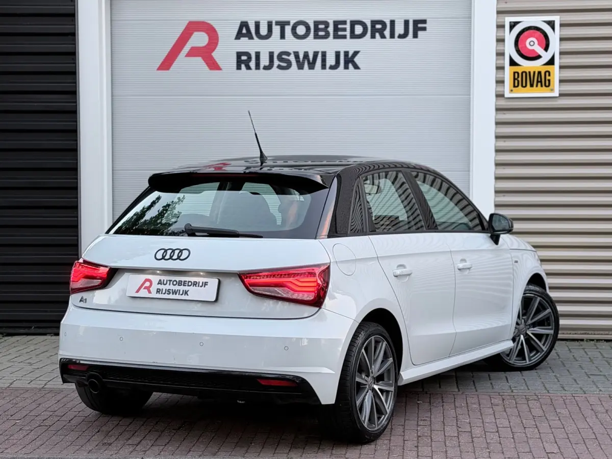 1.0 TFSI S-Line Xenon/Navi/Stoelverwarming