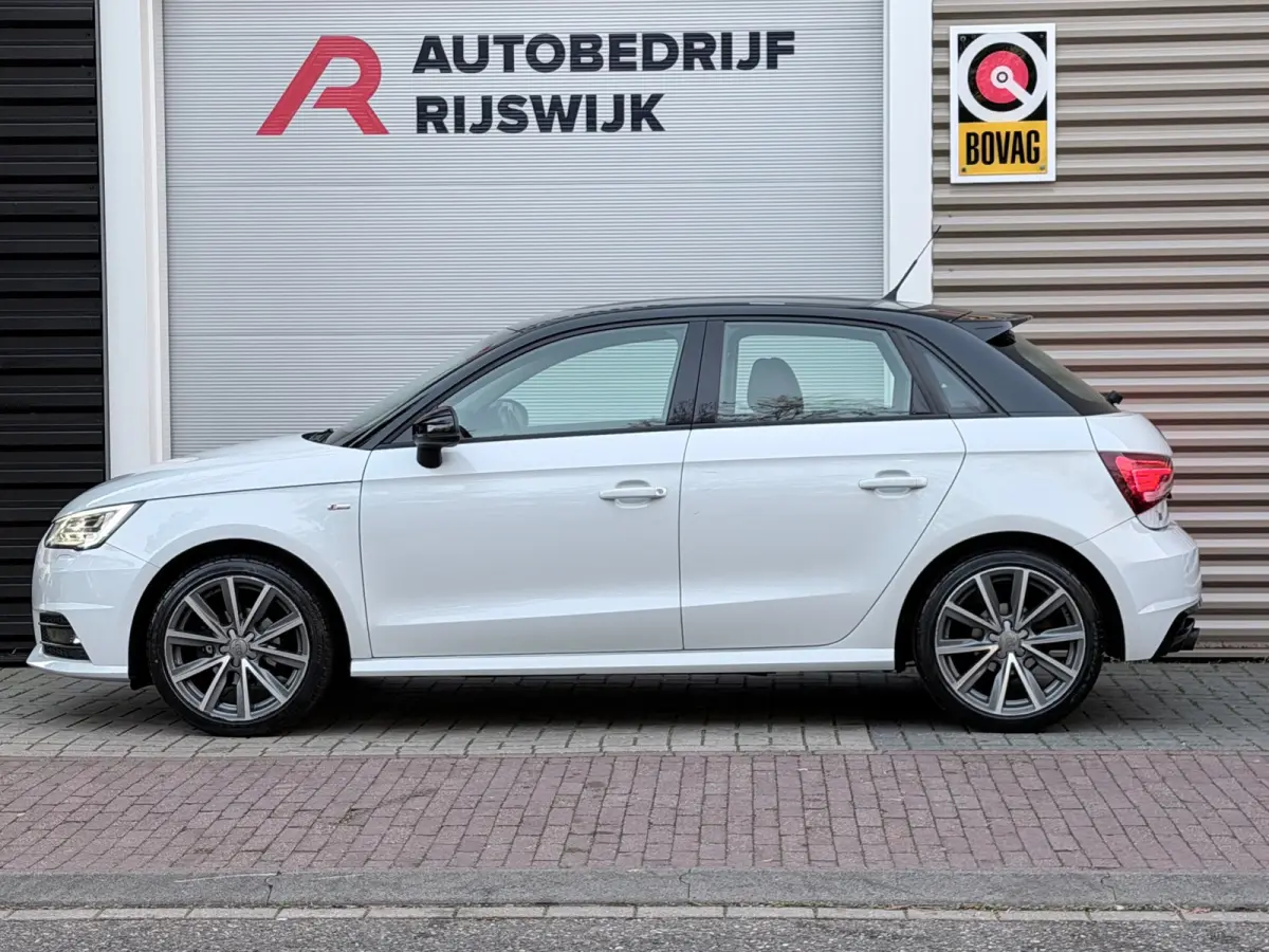 1.0 TFSI S-Line Xenon/Navi/Stoelverwarming
