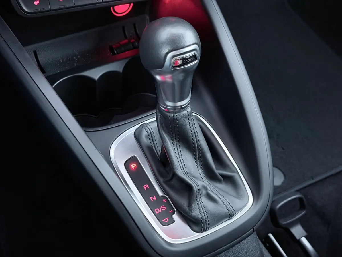 1.0 TFSI S-Line Xenon/Navi/Stoelverwarming