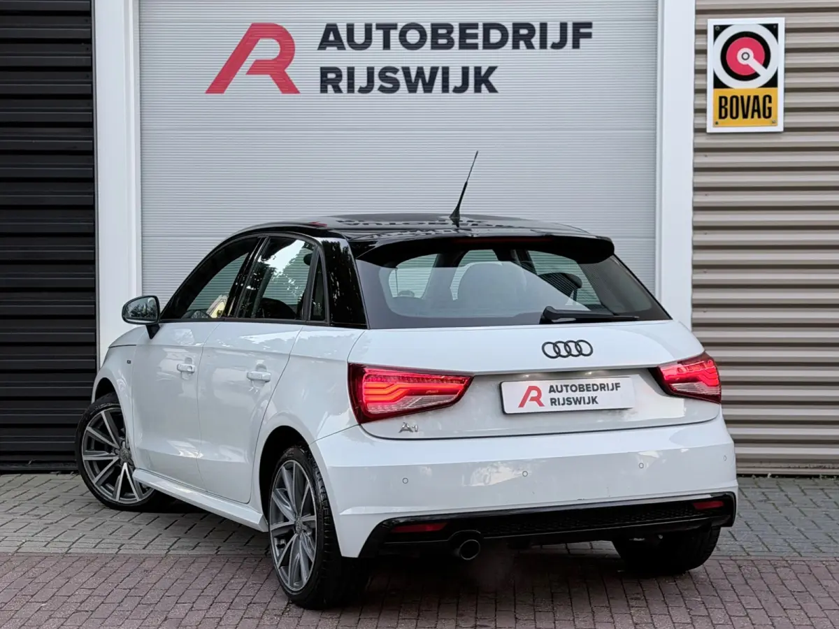1.0 TFSI S-Line Xenon/Navi/Stoelverwarming