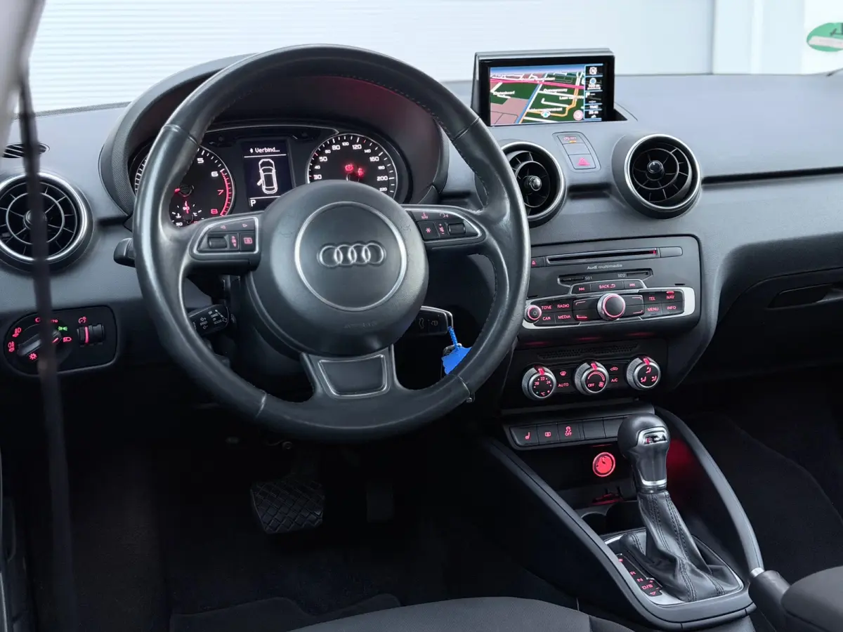 1.0 TFSI S-Line Xenon/Navi/Stoelverwarming