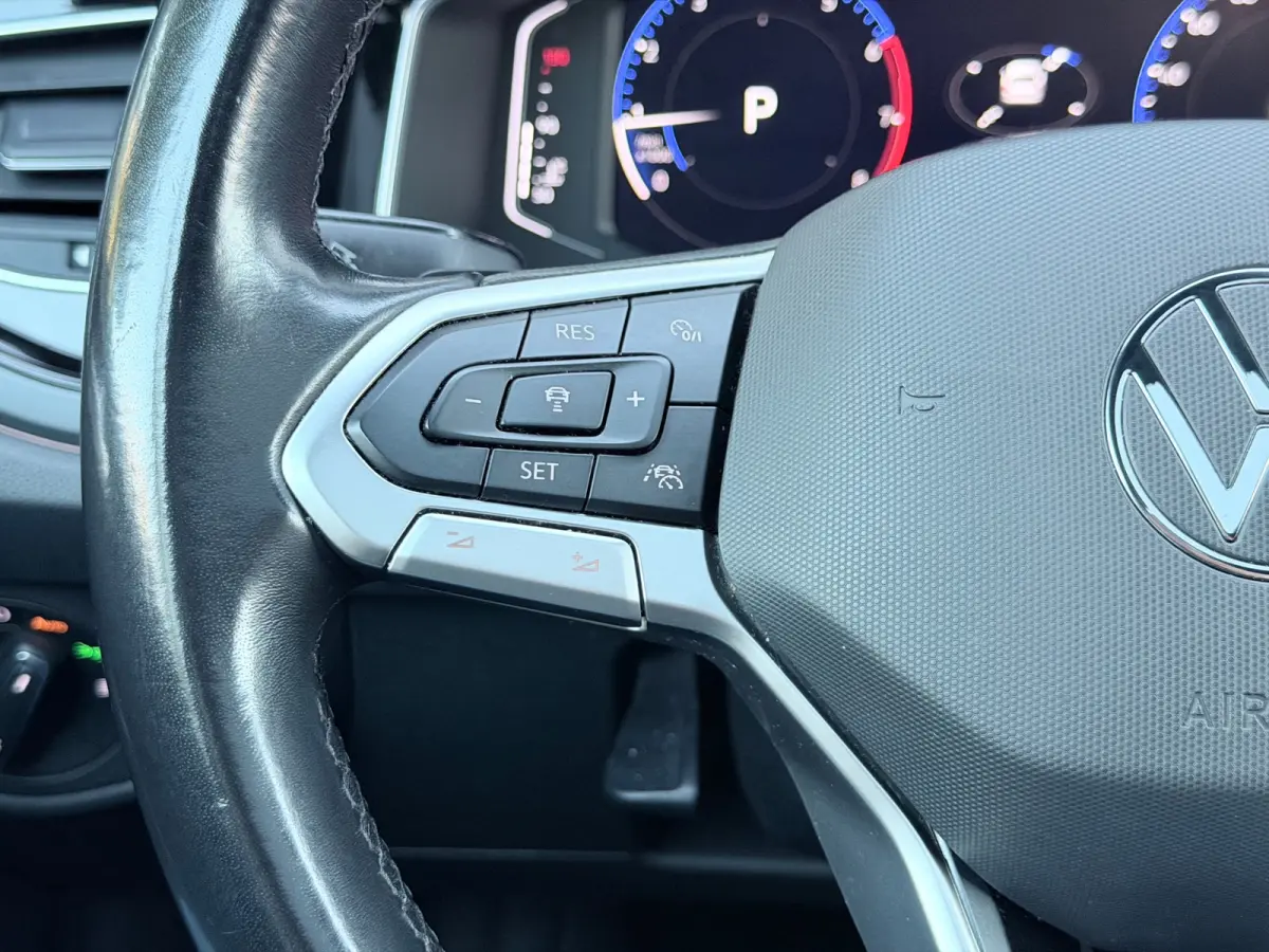 1.0 TSI R-Line Pano/Xenon/Camera