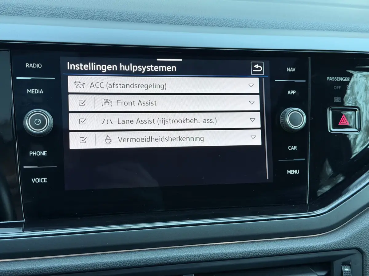1.0 TSI R-Line Pano/Xenon/Camera