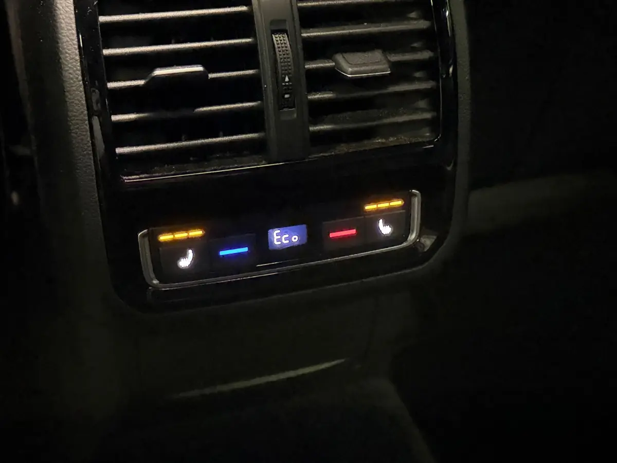 1.4 TSI eHybrid R-Line Business+|PANO|FULL OPTIONS!