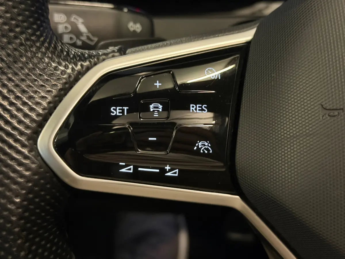 1.4 TSI eHybrid R-Line Business+|PANO|FULL OPTIONS!