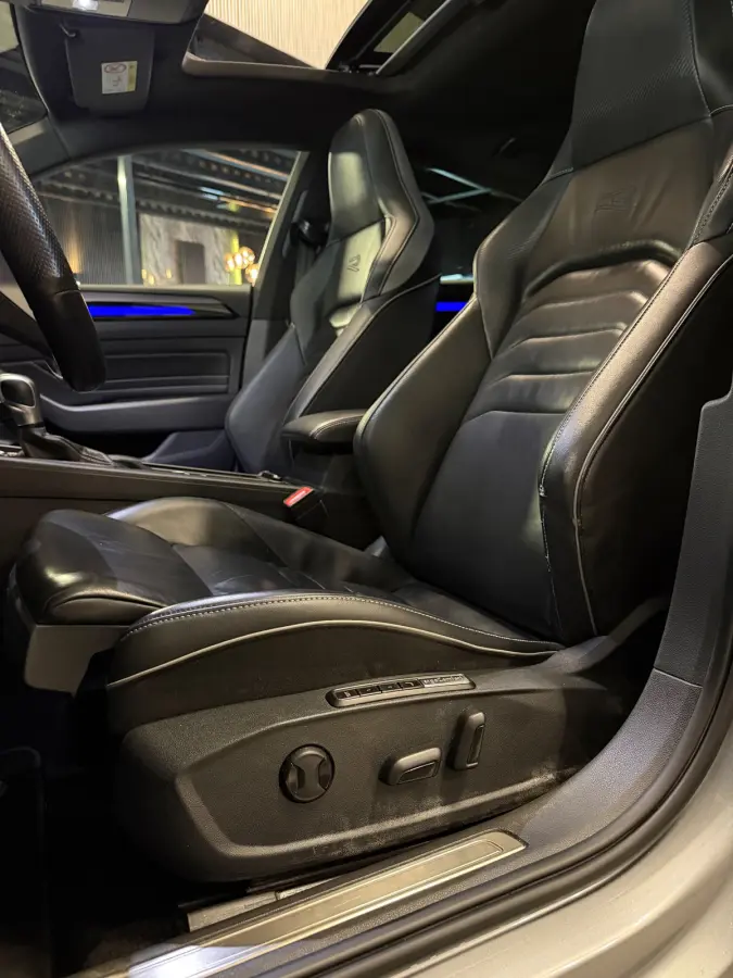 1.4 TSI eHybrid R-Line Business+|PANO|FULL OPTIONS!