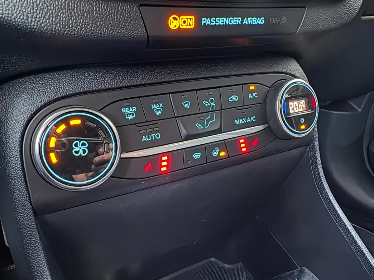1.0 EcoBoost Titanium X Carplay,Clima,VW.stoelen,Garantie