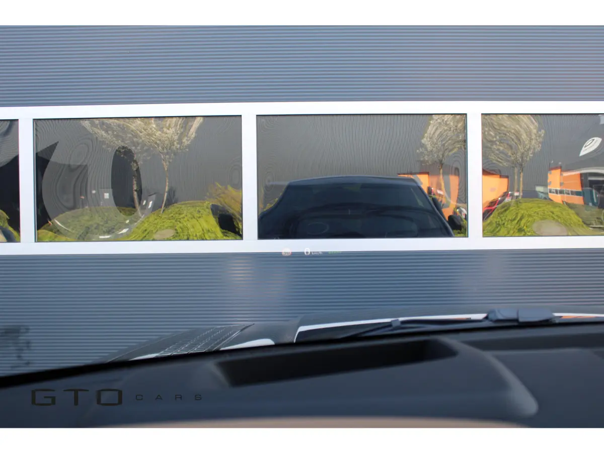 2.0 P300e 110 X-Dynamic HSE | Pano | Meridian | Head-Up | Luchtvering