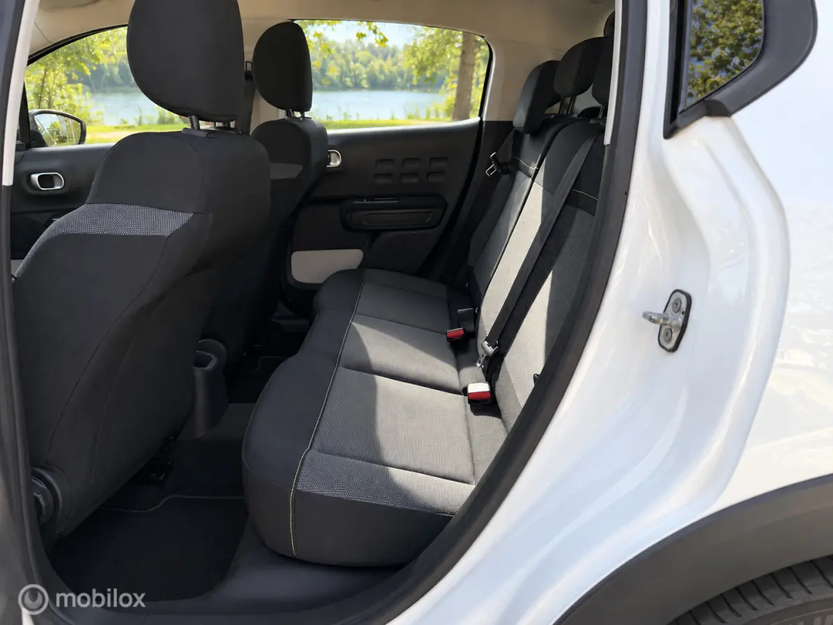 1.2 PureTech Live Apple carplay Camera