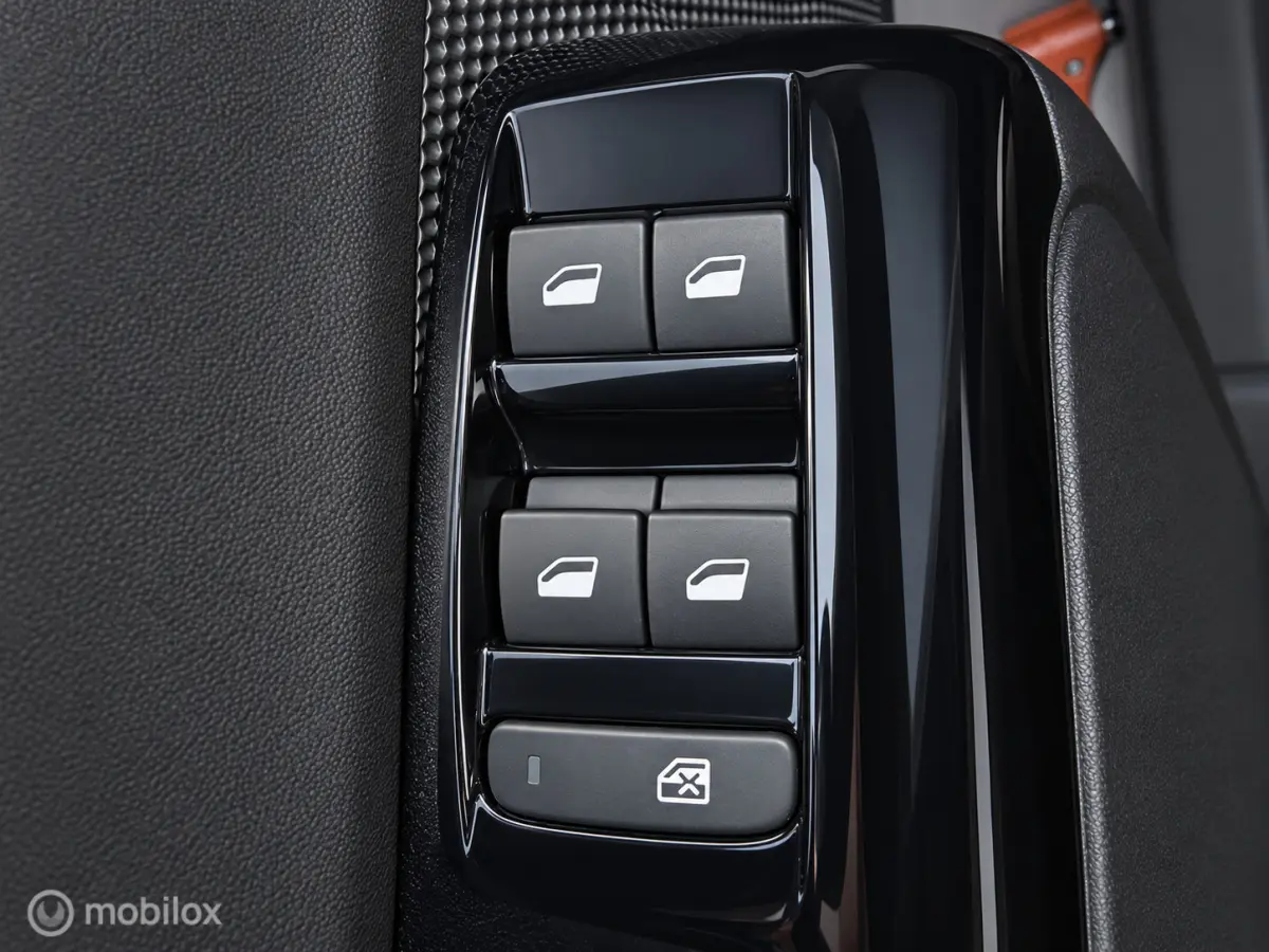 1.2 PureTech Live Apple carplay Camera