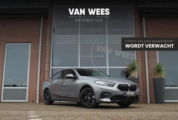 218i Business Edition Plus | 1e eigenaar | Origineel NL | HiFi audio | Active Guard Plus | Cruise control | Sportstuur | DAB | Stoelverwarming | PDC | Trekhaak