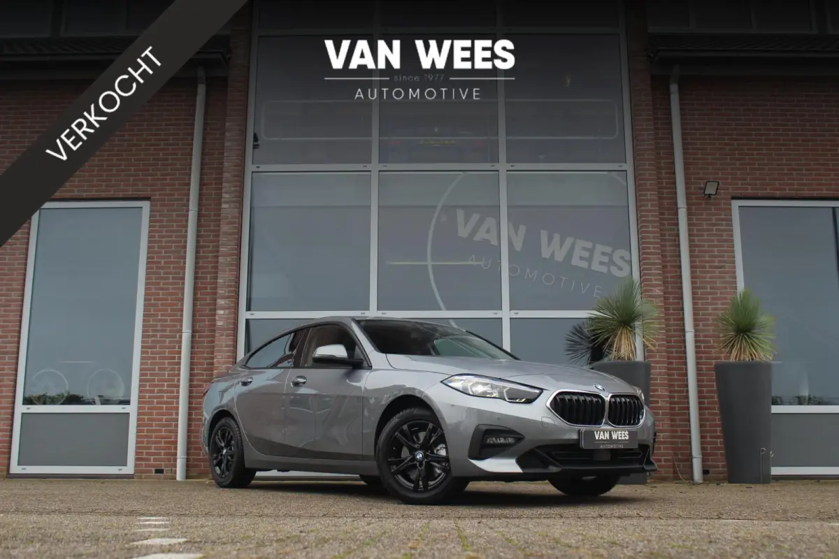 218i Business Edition Plus | 1e eigenaar | Origineel NL | HiFi audio | Active Guard Plus | Cruise control | Sportstuur | DAB | Stoelverwarming | PDC | Trekhaak