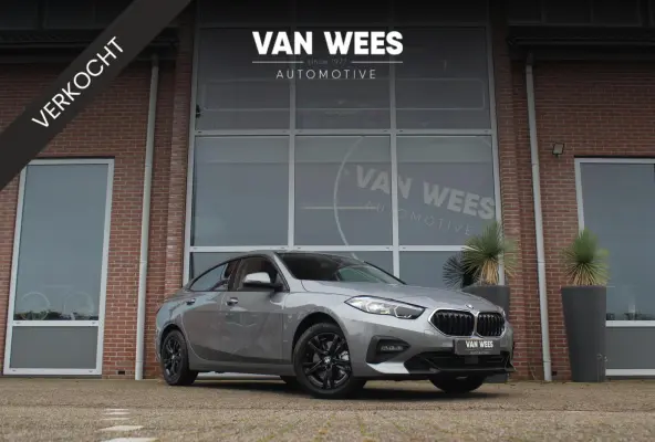 218i Business Edition Plus | 1e eigenaar | Origineel NL | HiFi audio | Active Guard Plus | Cruise control | Sportstuur | DAB | Stoelverwarming | PDC | Trekhaak
