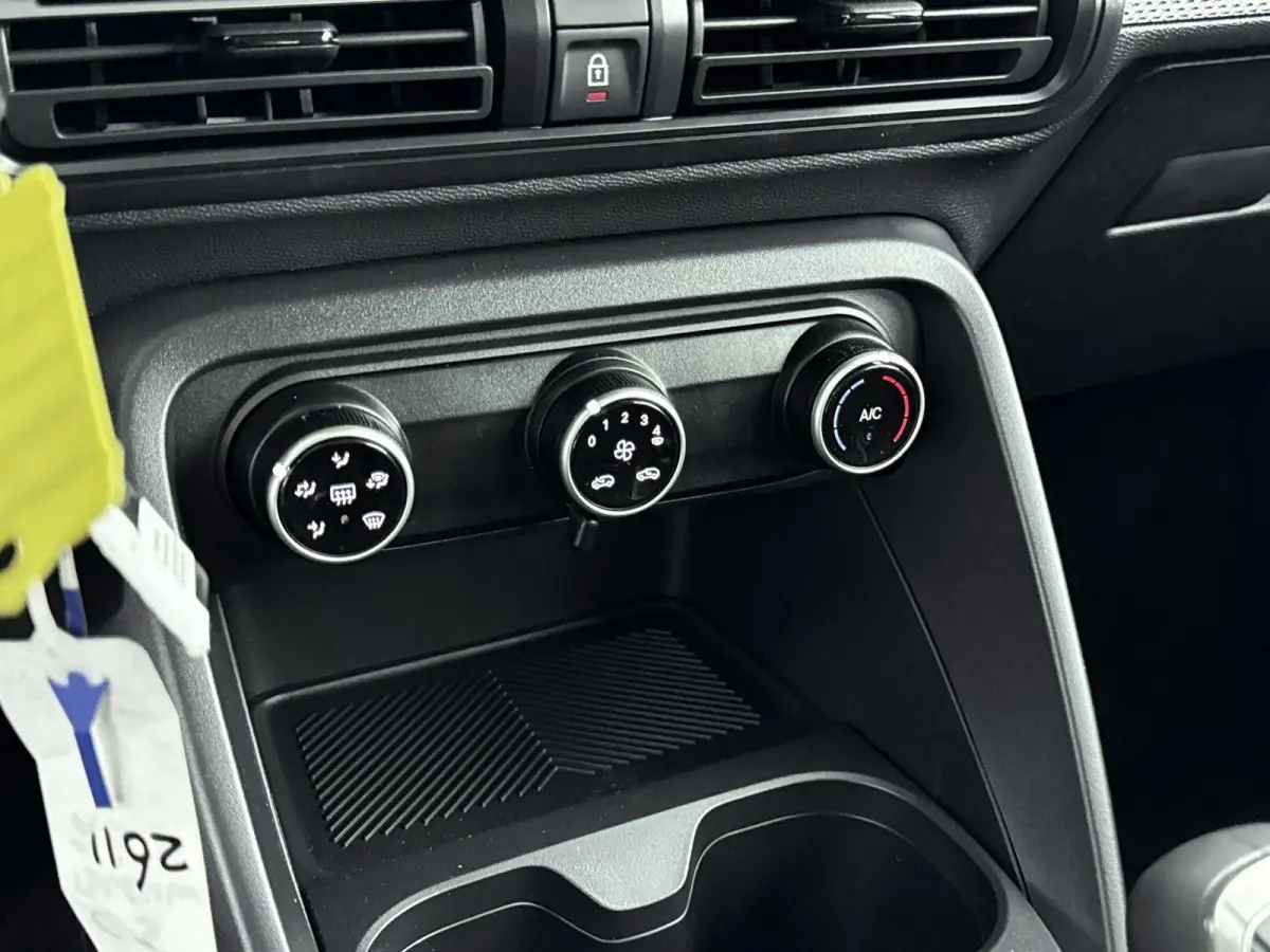 1.2 100pk PLUS | 1ste eigenaar | Two Tone | Multimedia Scherm | Apple Carplay/Android Auto |