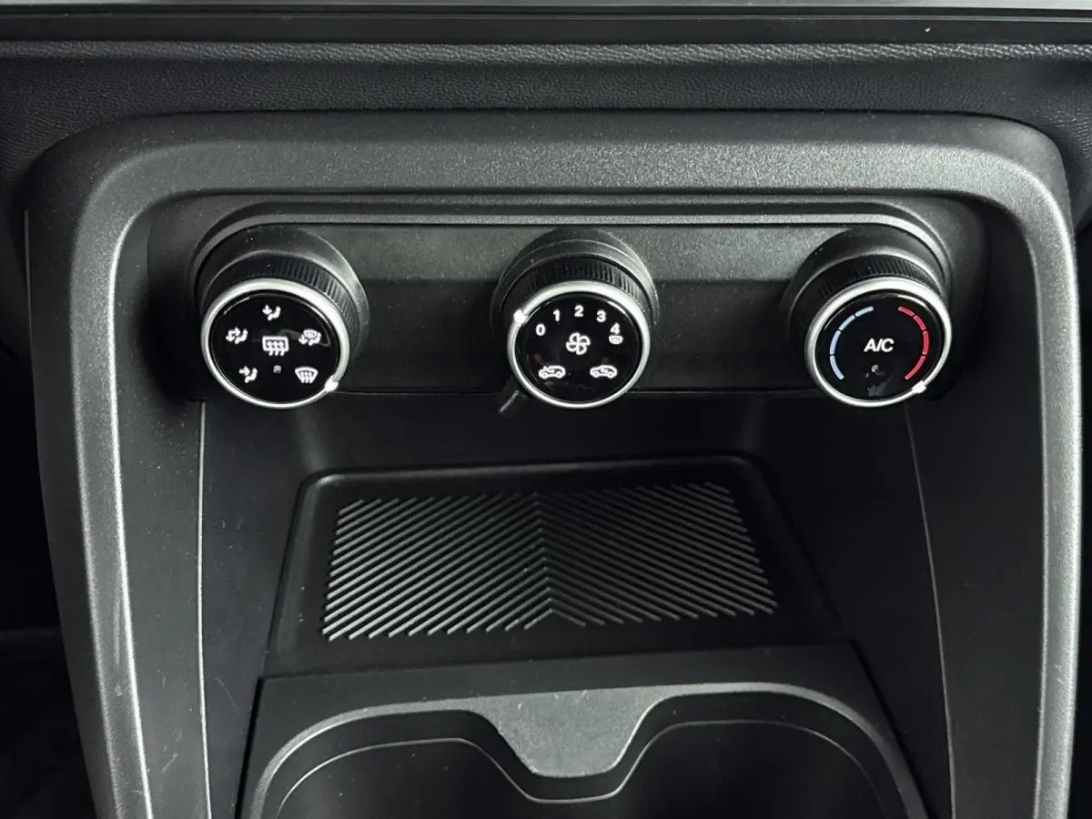 1.2 100pk PLUS | 1ste eigenaar | Two Tone | Multimedia Scherm | Apple Carplay/Android Auto |