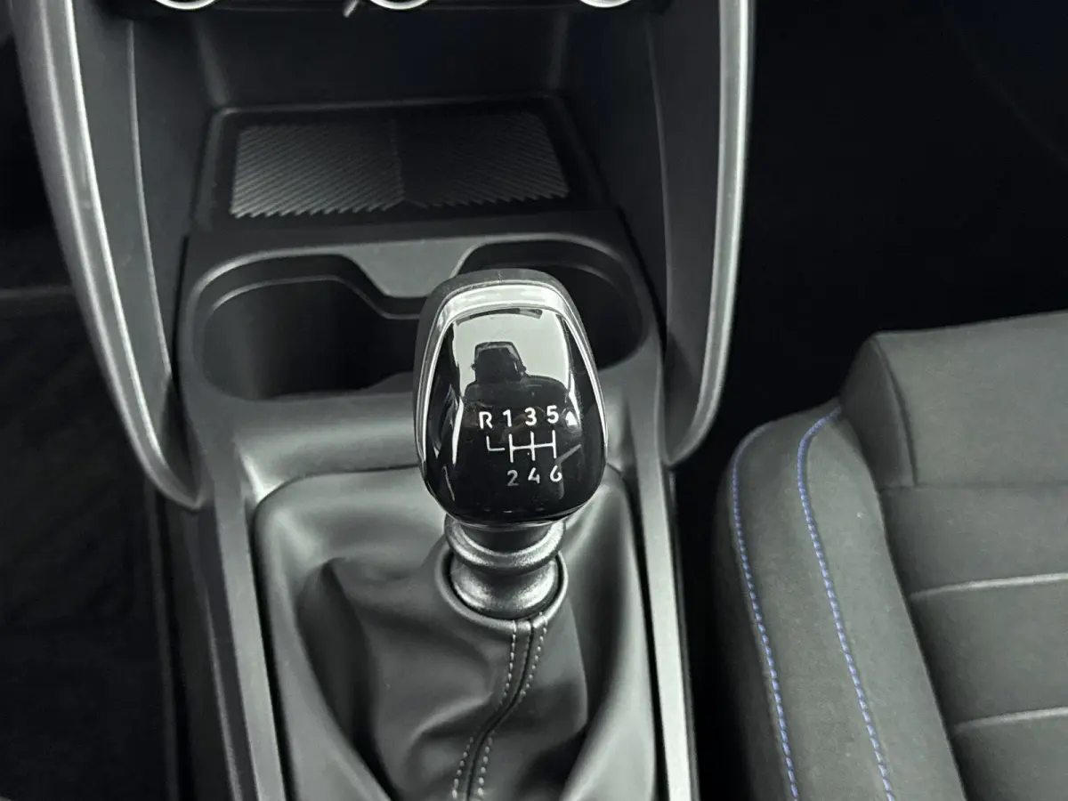 1.2 100pk PLUS | 1ste eigenaar | Two Tone | Multimedia Scherm | Apple Carplay/Android Auto |
