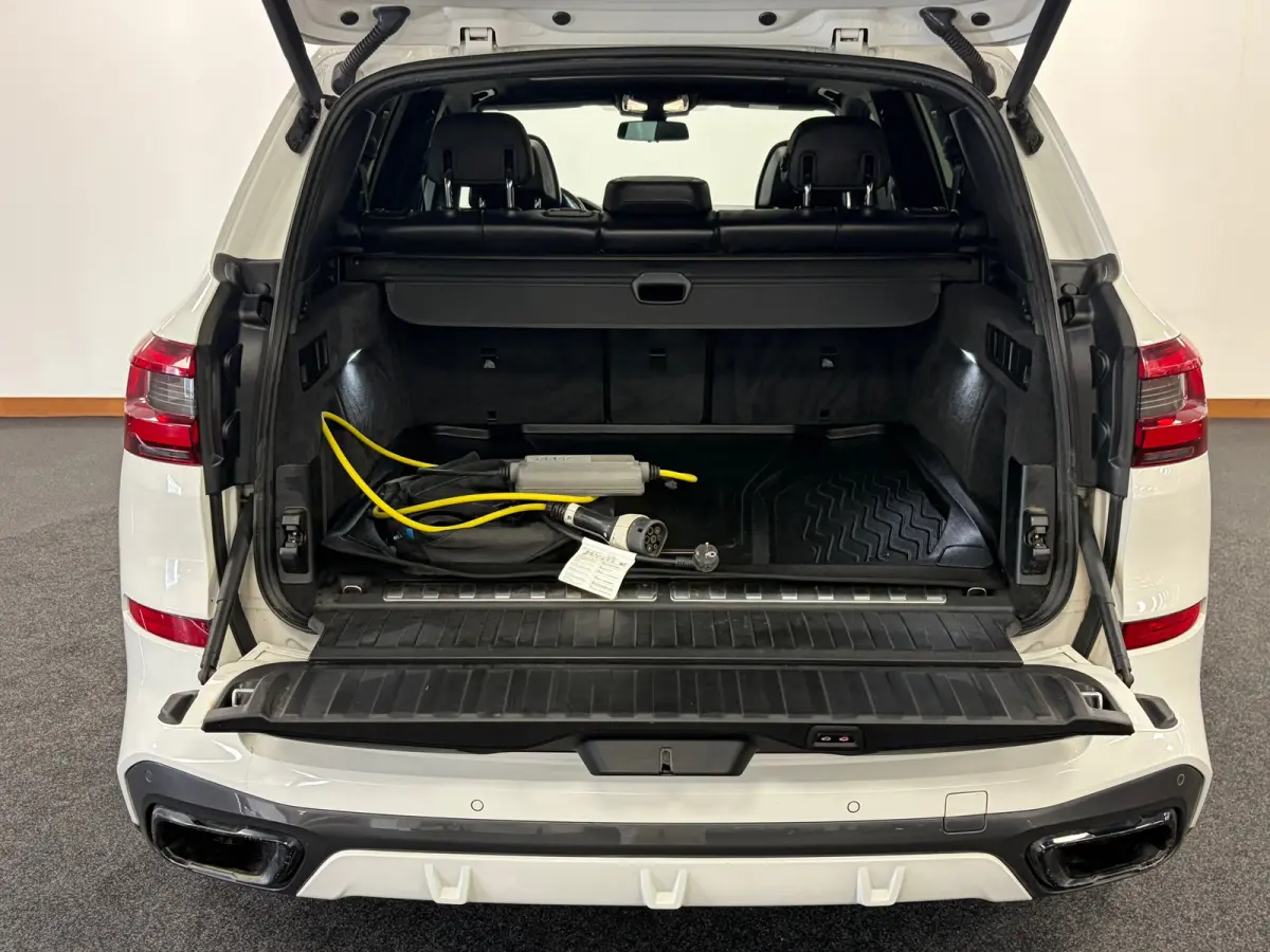 XDrive45e Executive*M-pakket*Pano*Head-up*Luchtvering*Electr-Klep*Led*Leder*