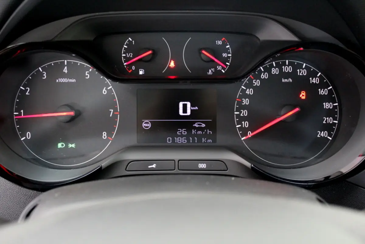 1.2 Turbo Edition 2020 111PK, 18.000KM | RIJKLAAR | CARPLAY | AIRCO | CRUISE CONTROLE | PARKEERSENSOREN V+A