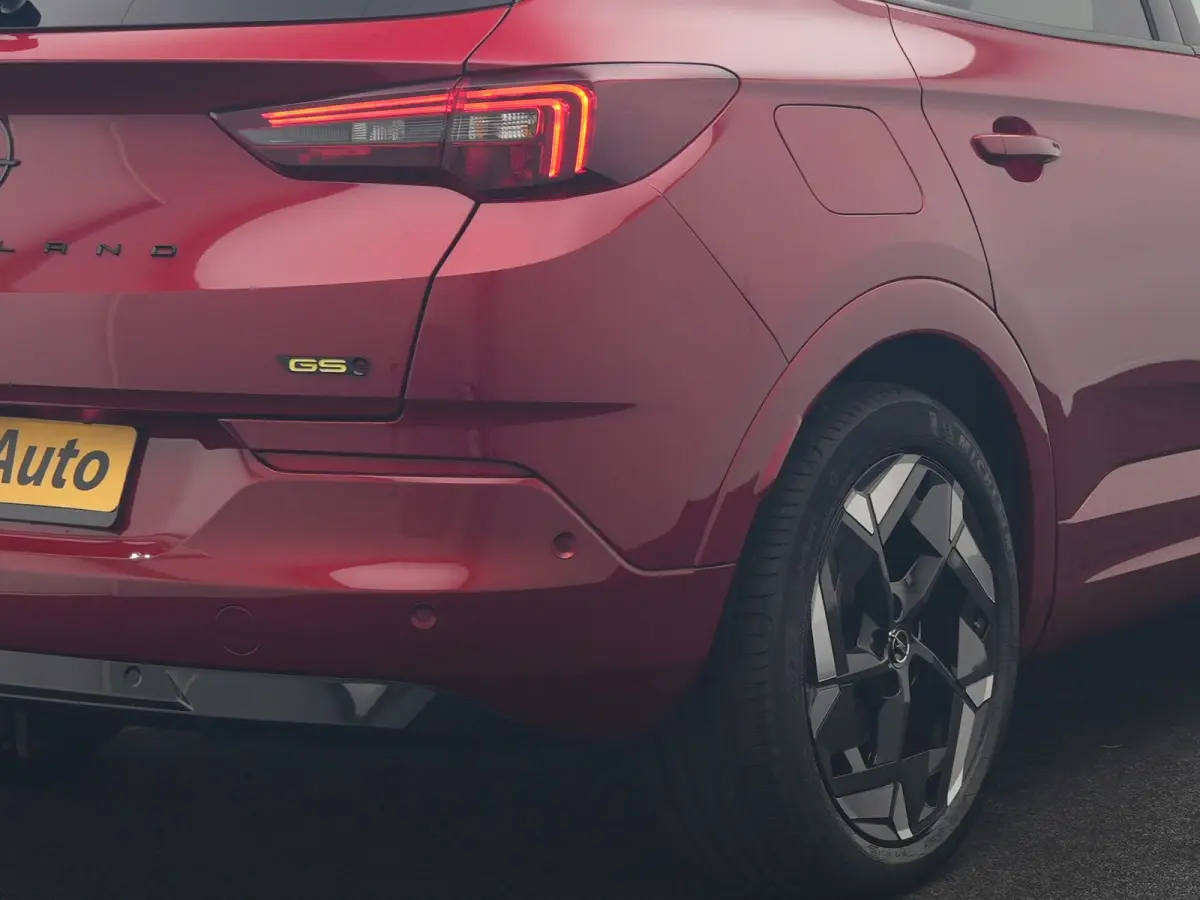 Turbo 4x4 GS PHEV 300pk Dealer O.H | SOH 97,7% | Trekhaak Afn. | Adaptive Cruise | 360 Camera | Lederen Sportstoelen Memory & Ventilatie | Stoelen & Stuur Verwarmd | Keyless | Apple Carplay 