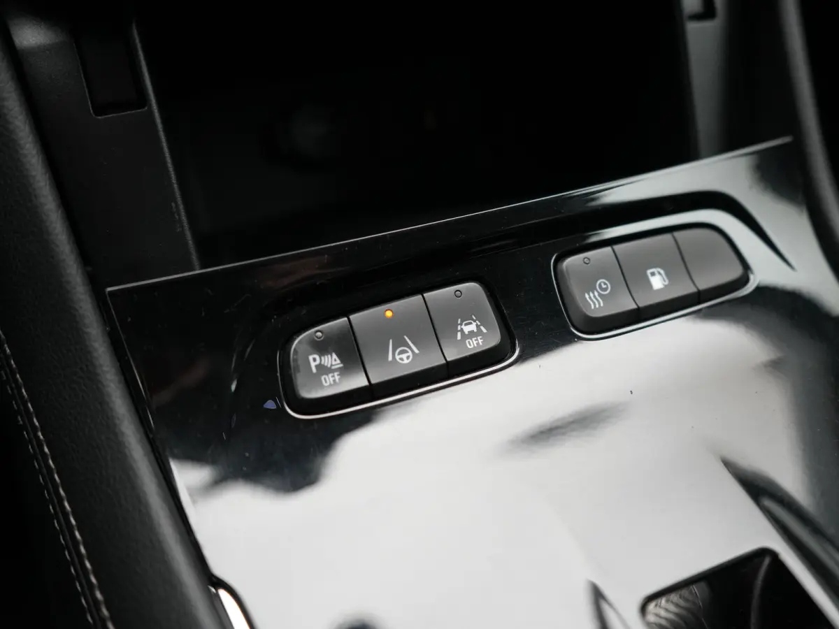 Turbo 4x4 GS PHEV 300pk Dealer O.H | SOH 97,7% | Trekhaak Afn. | Adaptive Cruise | 360 Camera | Lederen Sportstoelen Memory & Ventilatie | Stoelen & Stuur Verwarmd | Keyless | Apple Carplay 