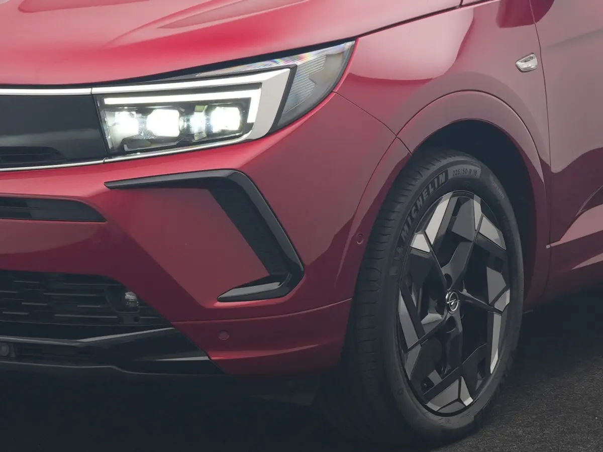 Turbo 4x4 GS PHEV 300pk Dealer O.H | SOH 97,7% | Trekhaak Afn. | Adaptive Cruise | 360 Camera | Lederen Sportstoelen Memory & Ventilatie | Stoelen & Stuur Verwarmd | Keyless | Apple Carplay 
