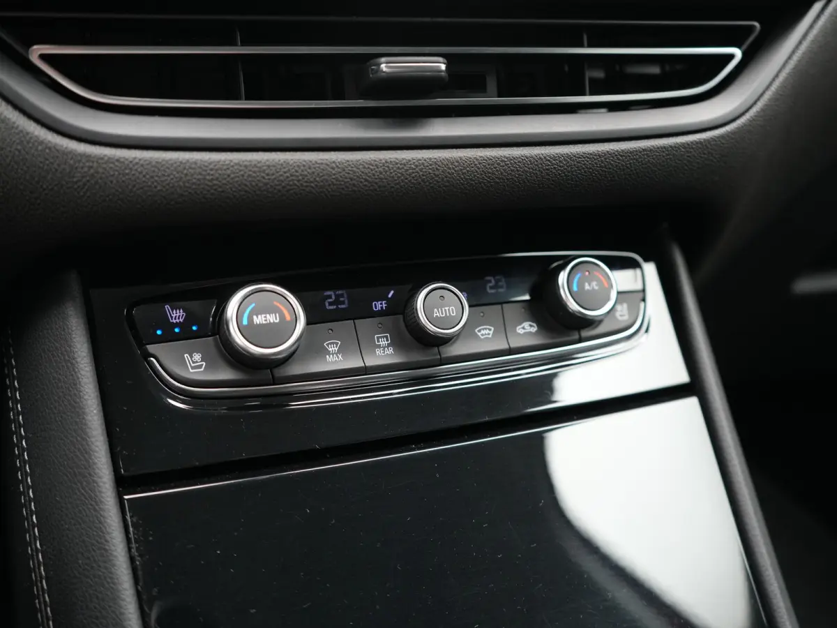 Turbo 4x4 GS PHEV 300pk Dealer O.H | SOH 97,7% | Trekhaak Afn. | Adaptive Cruise | 360 Camera | Lederen Sportstoelen Memory & Ventilatie | Stoelen & Stuur Verwarmd | Keyless | Apple Carplay 