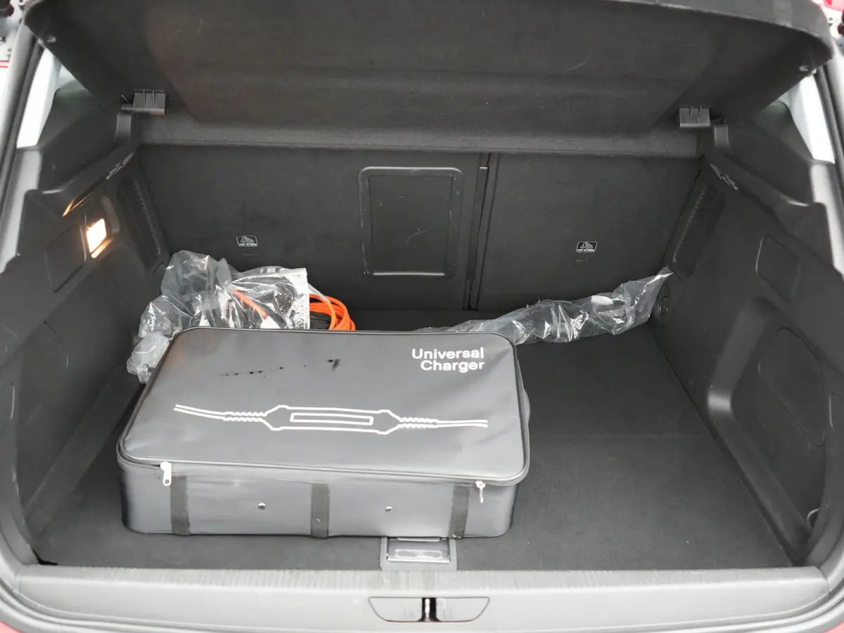 Turbo 4x4 GS PHEV 300pk Dealer O.H | SOH 97,7% | Trekhaak Afn. | Adaptive Cruise | 360 Camera | Lederen Sportstoelen Memory & Ventilatie | Stoelen & Stuur Verwarmd | Keyless | Apple Carplay 