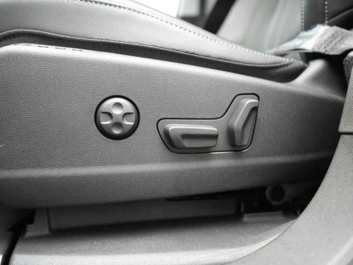 Turbo 4x4 GS PHEV 300pk Dealer O.H | SOH 97,7% | Trekhaak Afn. | Adaptive Cruise | 360 Camera | Lederen Sportstoelen Memory & Ventilatie | Stoelen & Stuur Verwarmd | Keyless | Apple Carplay 