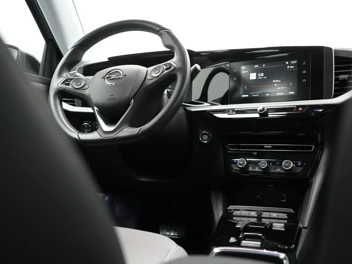 Elegance 50-kWh 11kw bl. 136pk | 360 Camera | BLIS | Voorstoelen Verwarmd | Warmtepomp | Apple Carplay | Cruise Control | 17"L.M | LED Koplampen | Virtual | Lane Assist | DAB |