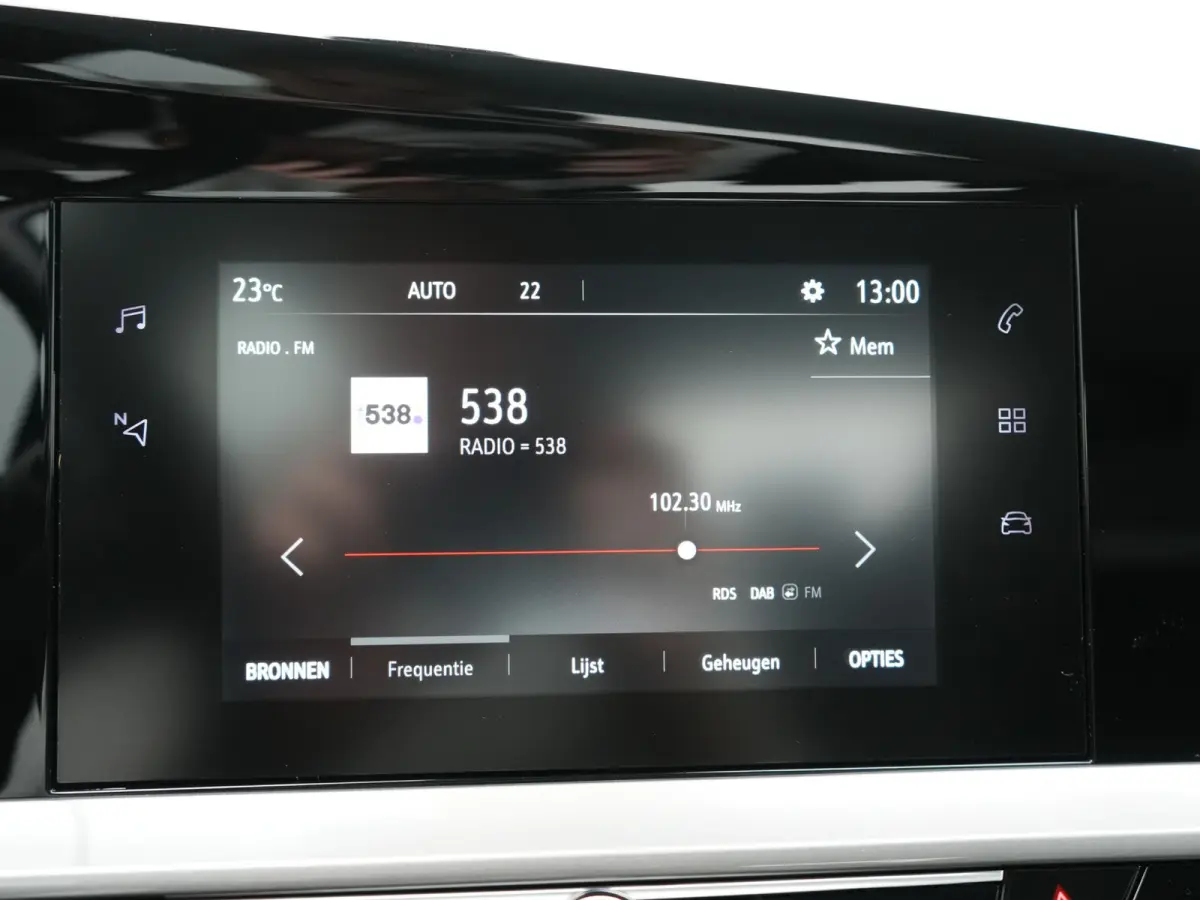Elegance 50-kWh 11kw bl. 136pk | 360 Camera | BLIS | Voorstoelen Verwarmd | Warmtepomp | Apple Carplay | Cruise Control | 17"L.M | LED Koplampen | Virtual | Lane Assist | DAB |