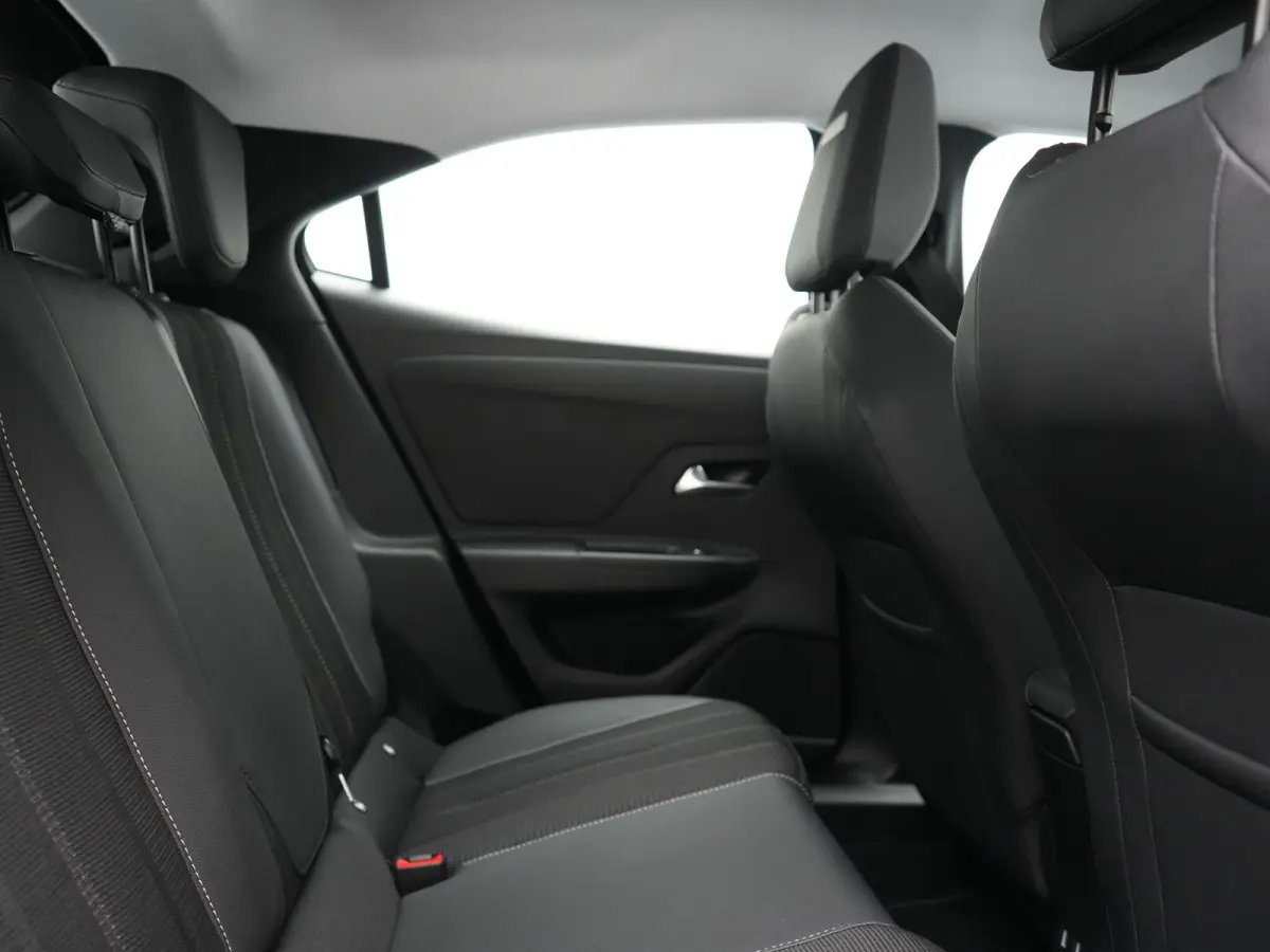 Elegance 50-kWh 11kw bl. 136pk | 360 Camera | BLIS | Voorstoelen Verwarmd | Warmtepomp | Apple Carplay | Cruise Control | 17"L.M | LED Koplampen | Virtual | Lane Assist | DAB |