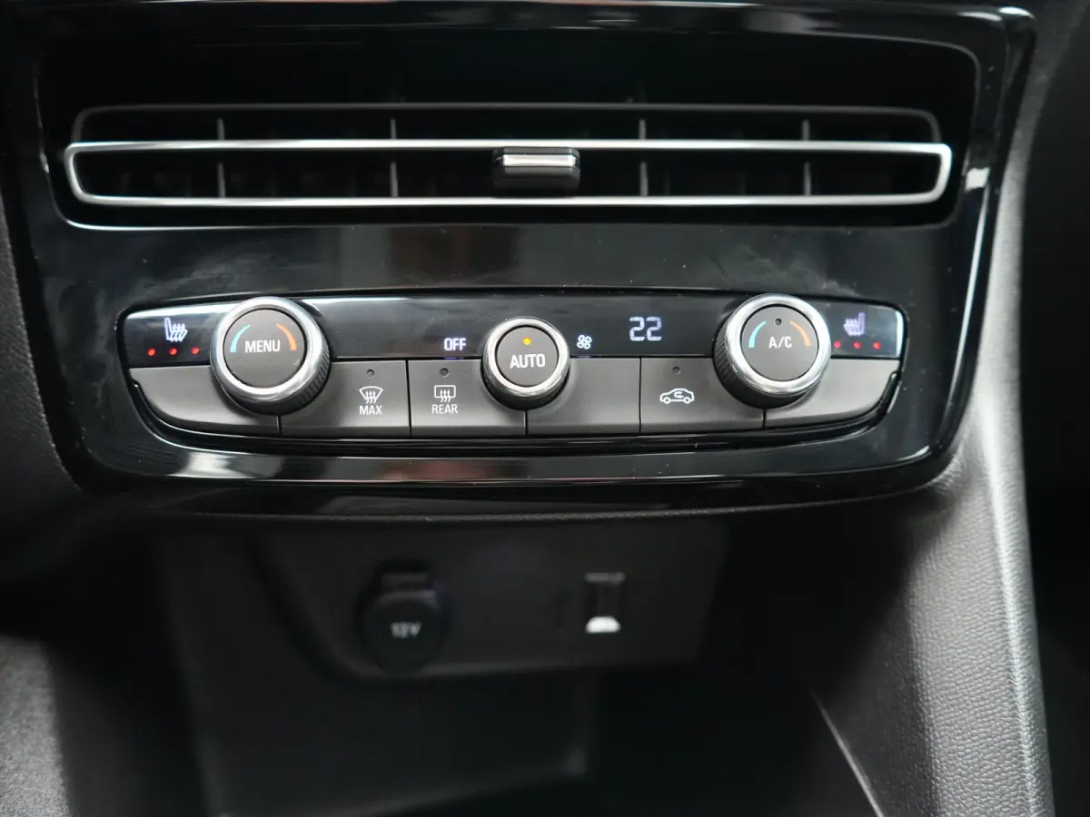 Elegance 50-kWh 11kw bl. 136pk | 360 Camera | BLIS | Voorstoelen Verwarmd | Warmtepomp | Apple Carplay | Cruise Control | 17"L.M | LED Koplampen | Virtual | Lane Assist | DAB |