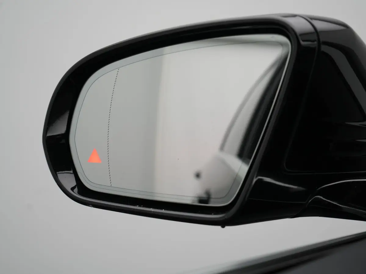 300 e AMG 320pk PHEV Dealer O.H | SOH 87,7% | Trekhaak af Fabriek | Schuif-/kantel Dak | Widescreen Navi | Multibeam LED | Camera | Alcantara Sportstoelen Verwarmd | Apple Carplay | BLIS | 1