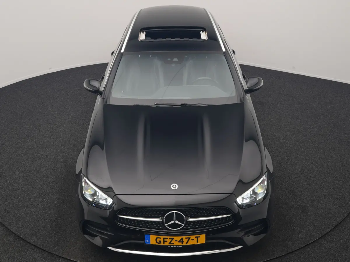 300 e AMG 320pk PHEV Dealer O.H | SOH 87,7% | Trekhaak af Fabriek | Schuif-/kantel Dak | Widescreen Navi | Multibeam LED | Camera | Alcantara Sportstoelen Verwarmd | Apple Carplay | BLIS | 1