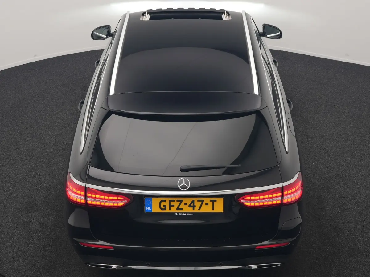 300 e AMG 320pk PHEV Dealer O.H | SOH 87,7% | Trekhaak af Fabriek | Schuif-/kantel Dak | Widescreen Navi | Multibeam LED | Camera | Alcantara Sportstoelen Verwarmd | Apple Carplay | BLIS | 1