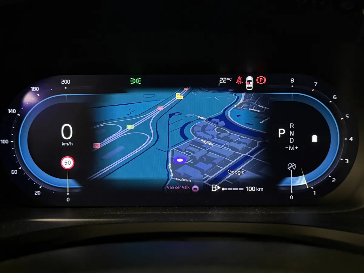 B4 Plus Dark | Schuifdak | Trekhaak | Adaptieve Cruise Control | Stoelverwarming voor+achter | Stuurwielverwarming | Parkeercamera | Full LED Meesturende koplampen | Pilot Assist | BLIS Dode