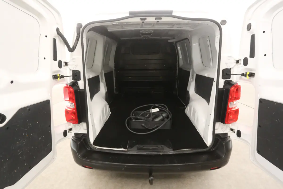 75 kWh L2H1 Long Range | Snelladen | SOH 91% | Airco | Cruise | Camera | Carplay | 3 Zits | Trekhaak