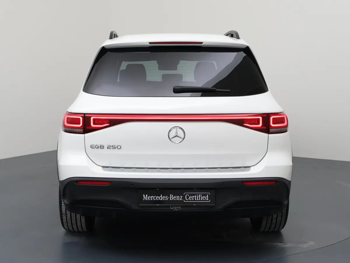 250 AMG Line | Panoramadak | Memory | 360 graden camera | Keyless | Sfeerverlichting | Adaptieve grootlicht assistent |