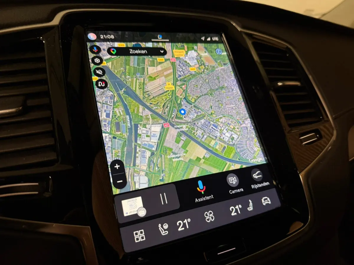 T8 AWD Recharge Ultra Dark | Luchtvering | Trekhaak | 360 Camera | Head-Up Display | Harman Kardon | 455pk | Adaptieve Cruise Control | Stoelverwarming voor+achter | Stuurwielverwarming | Sc