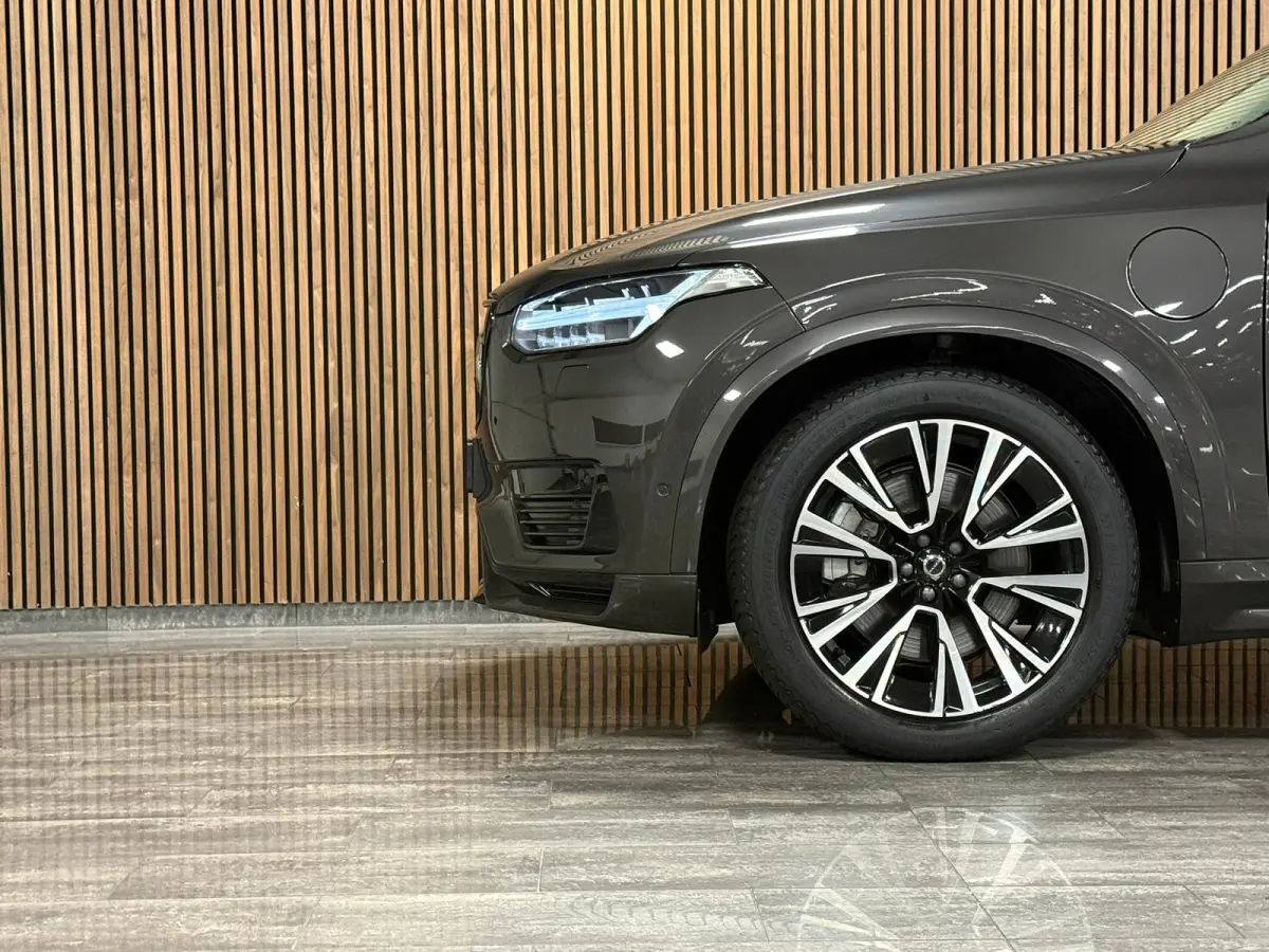 T8 AWD Recharge Ultra Dark | Luchtvering | Trekhaak | 360 Camera | Head-Up Display | Harman Kardon | 455pk | Adaptieve Cruise Control | Stoelverwarming voor+achter | Stuurwielverwarming | Sc
