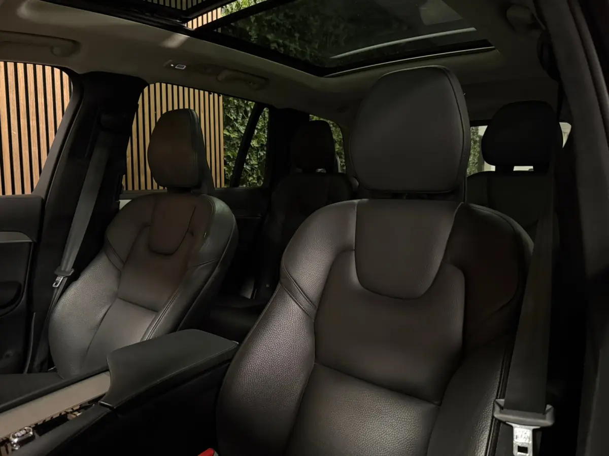 T8 AWD Recharge Ultra Dark | Luchtvering | Trekhaak | 360 Camera | Head-Up Display | Harman Kardon | 455pk | Adaptieve Cruise Control | Stoelverwarming voor+achter | Stuurwielverwarming | Sc