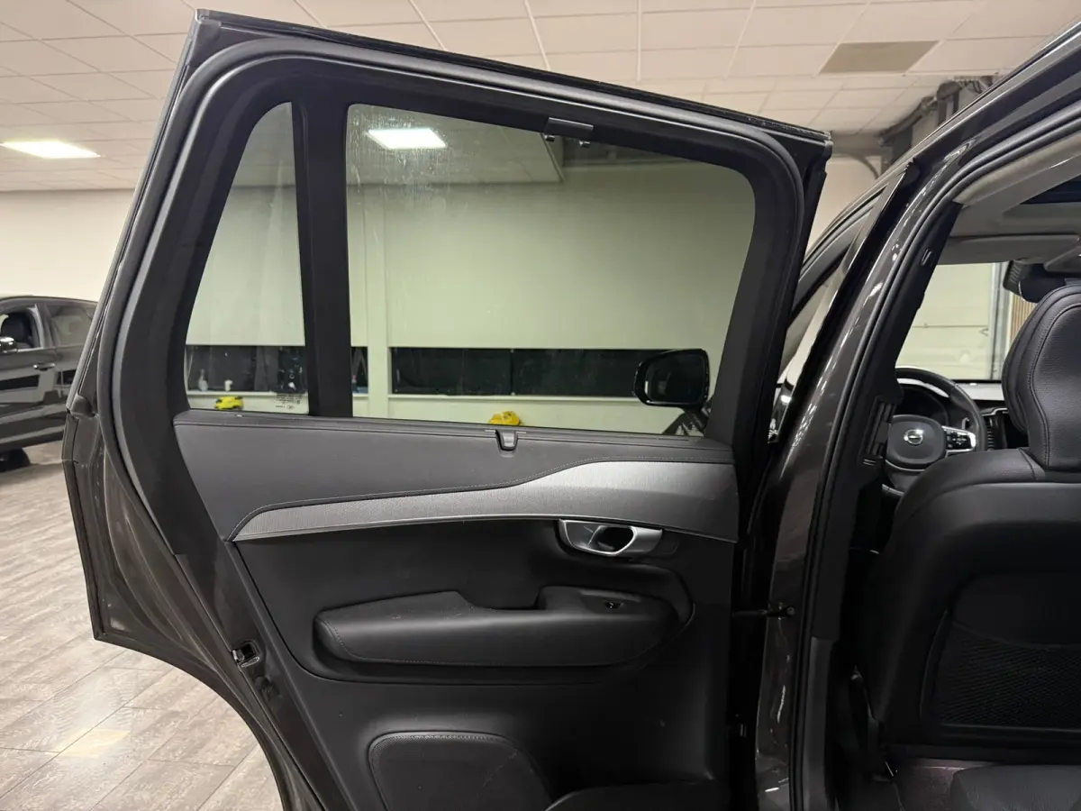 T8 AWD Recharge Ultra Dark | Luchtvering | Trekhaak | 360 Camera | Head-Up Display | Harman Kardon | 455pk | Adaptieve Cruise Control | Stoelverwarming voor+achter | Stuurwielverwarming | Sc